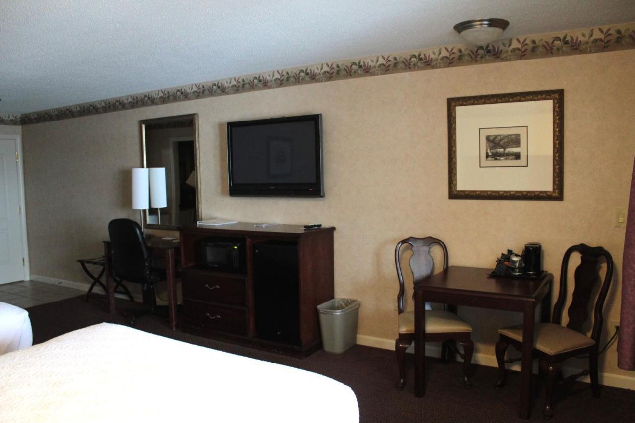 Shiretown Inn & Suites Houlton Exteriör bild