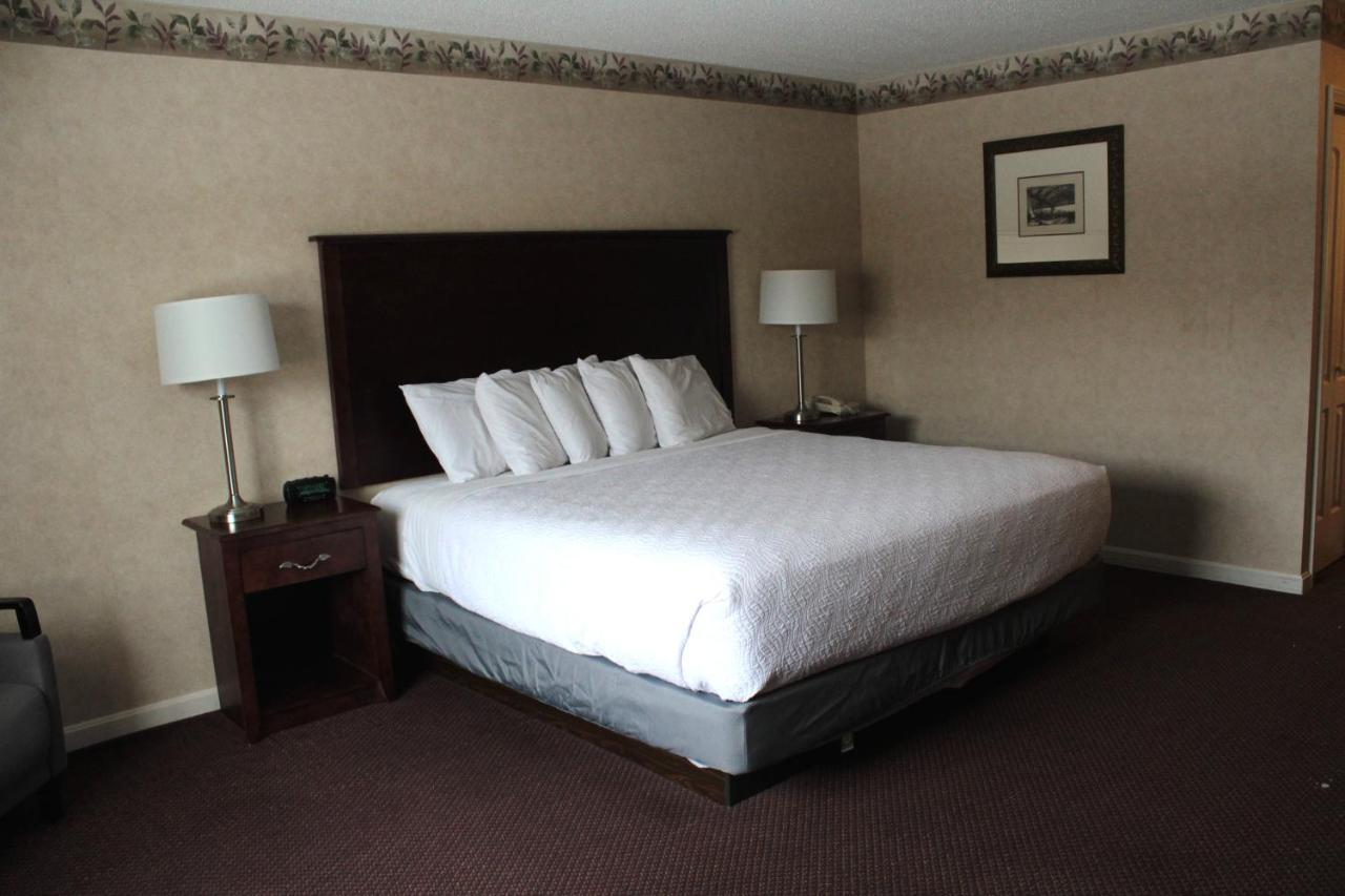 Shiretown Inn & Suites Houlton Exteriör bild