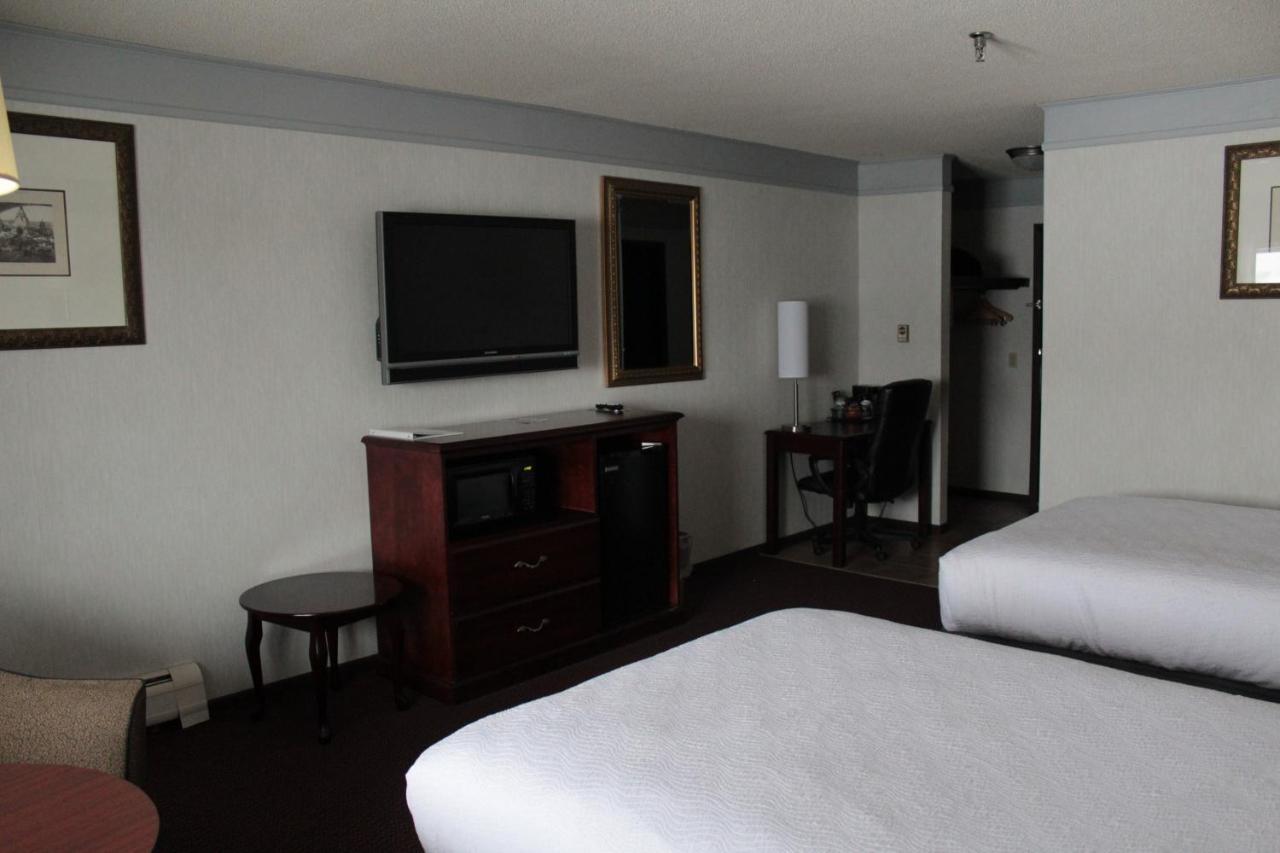 Shiretown Inn & Suites Houlton Exteriör bild