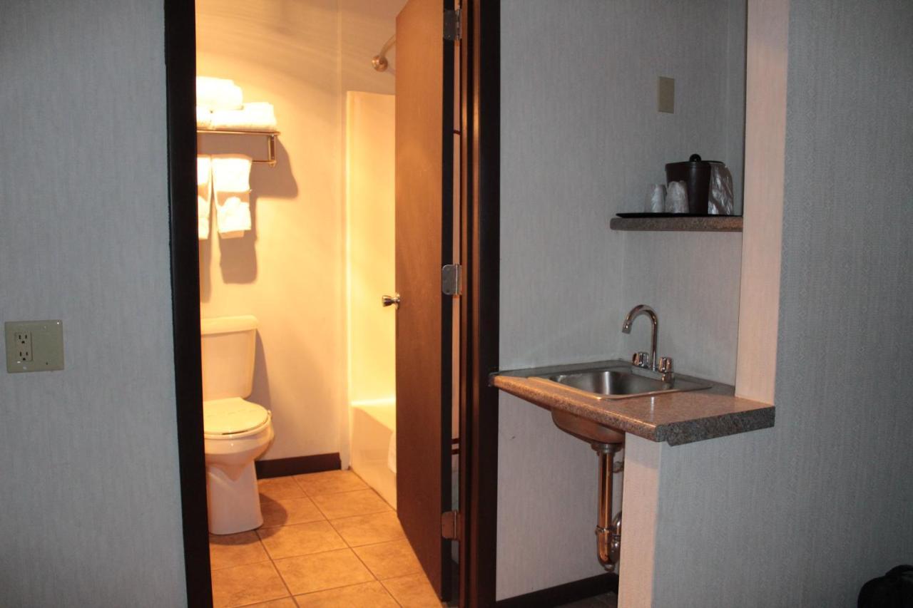 Shiretown Inn & Suites Houlton Exteriör bild